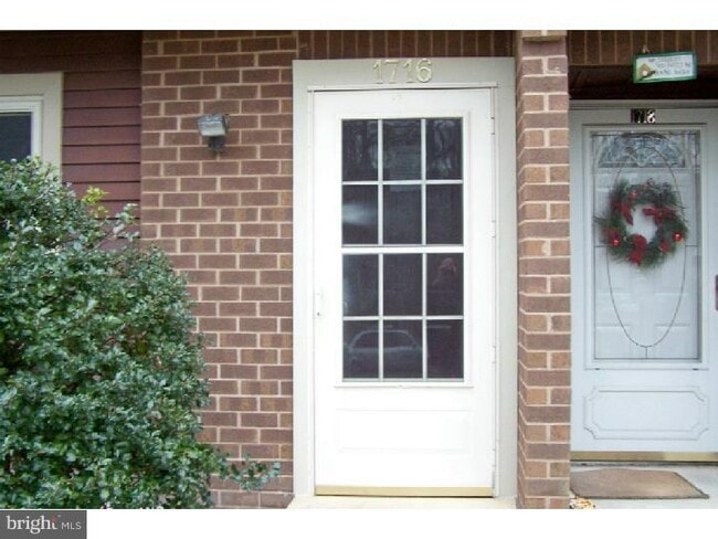 Building Photo - 1716 Julie Ct