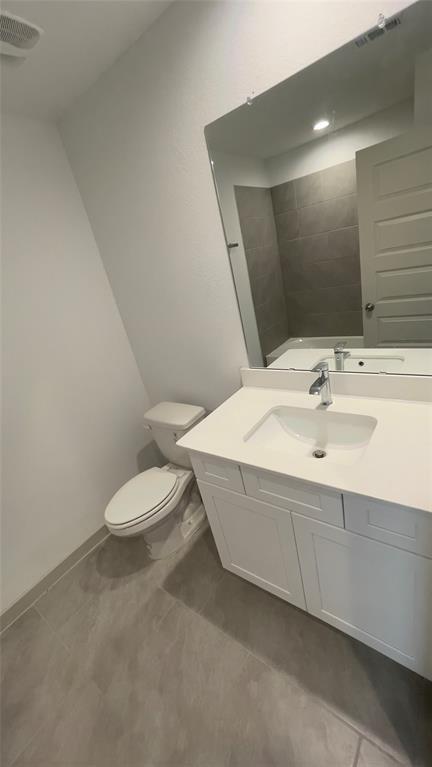 Building Photo - 13919 Red River Dr