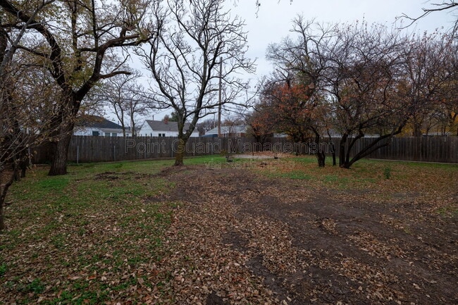 Building Photo - 619 N Glendale St