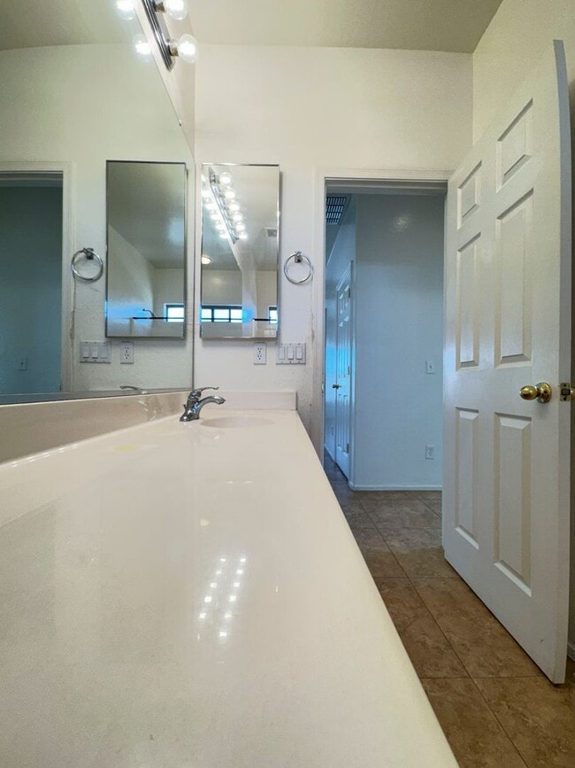 Building Photo - Queen Creek 4 bed 2.5 bath For rent