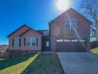 Building Photo - Gorgeous Single-Family--Fenced Backyard an...