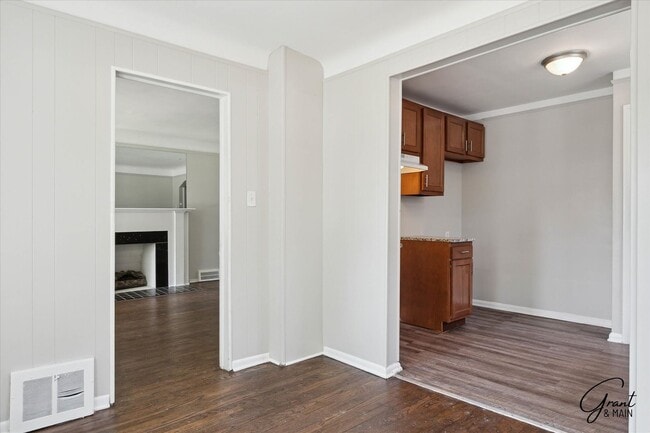 Building Photo - $1450 3 bedroom bungalow
