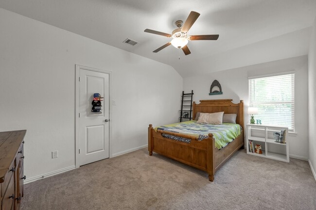 Building Photo - 508 Loft Ct