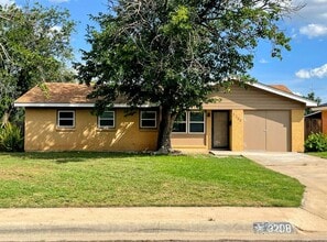 Building Photo - Newly Renovated 3-Bedroom, 2-Bath Home in ...