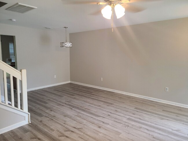 Building Photo - Two Bedroom Townhome in The Townes at Buck...