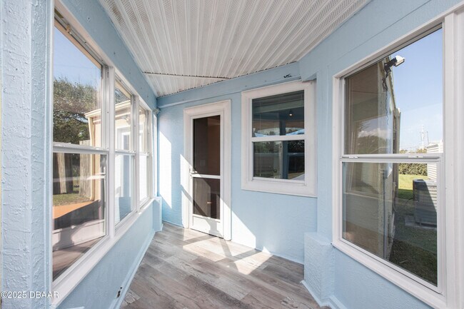Building Photo - 131 Minerva Rd