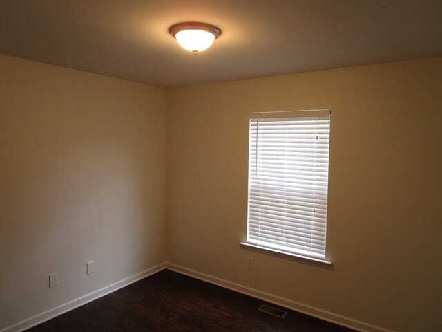 Building Photo - 1180 Cumberland Creek Way
