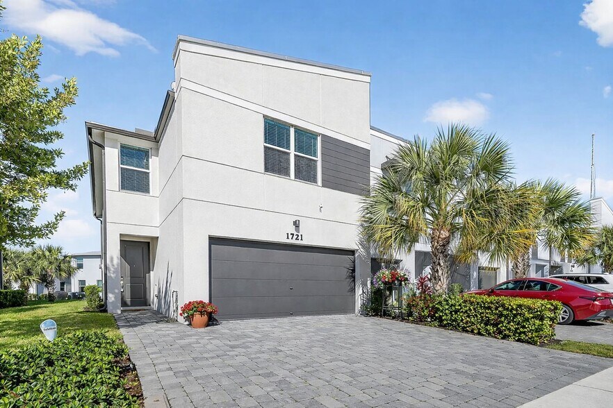 Building Photo - 1721 Lindley St