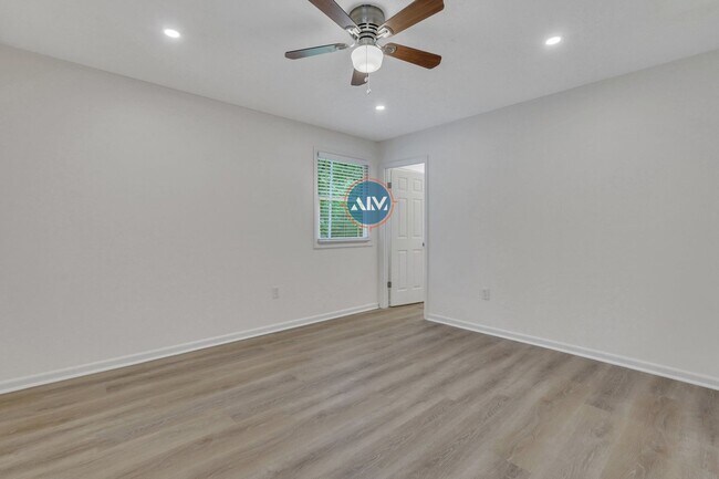 Building Photo - Rare opportunity minutes away from Savannah - 3-bedroom/2-bathroom home Move In Today!