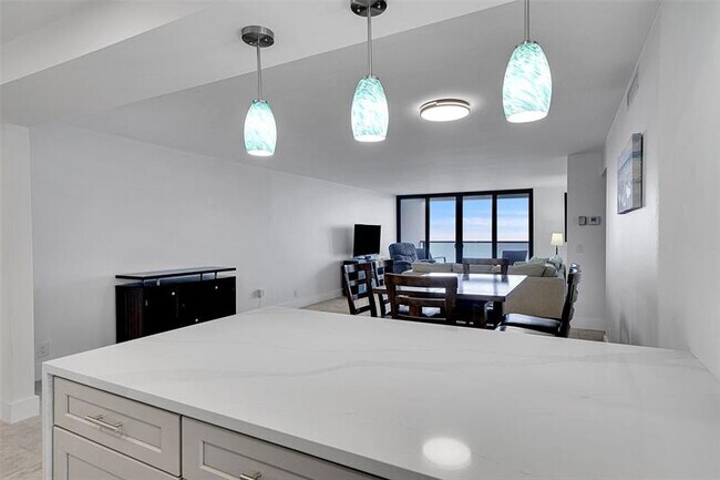Building Photo - 2301 S Ocean Dr