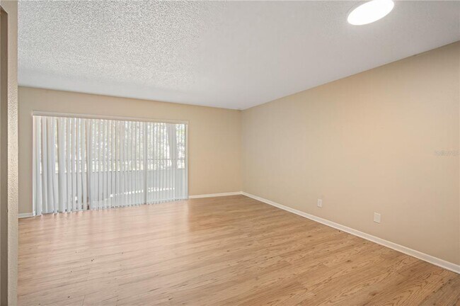 Building Photo - 2585 Countryside Blvd