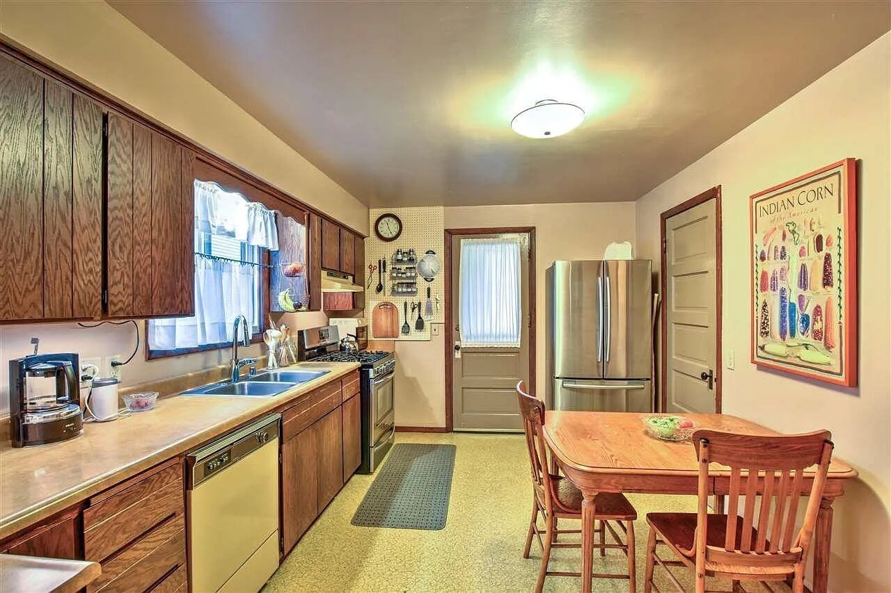 Building Photo - 1216 Jenifer St