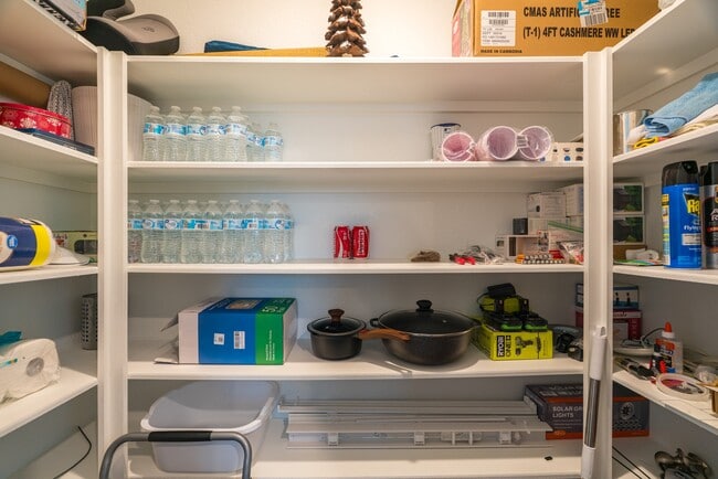 Building Photo - 16755 N Marie Vlg Dr