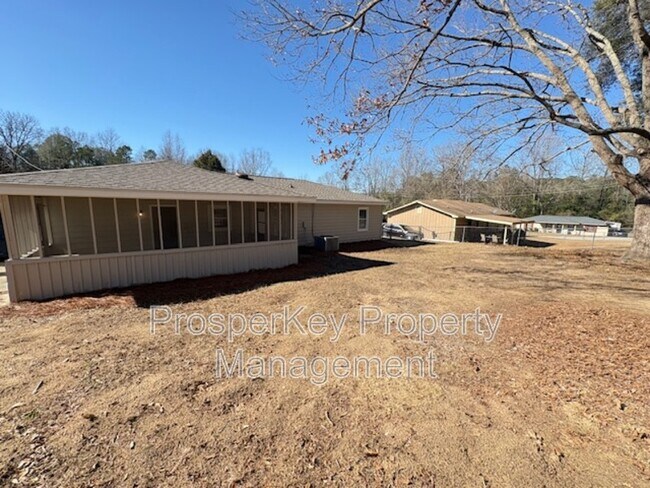 Building Photo - 2408 Midway Dr