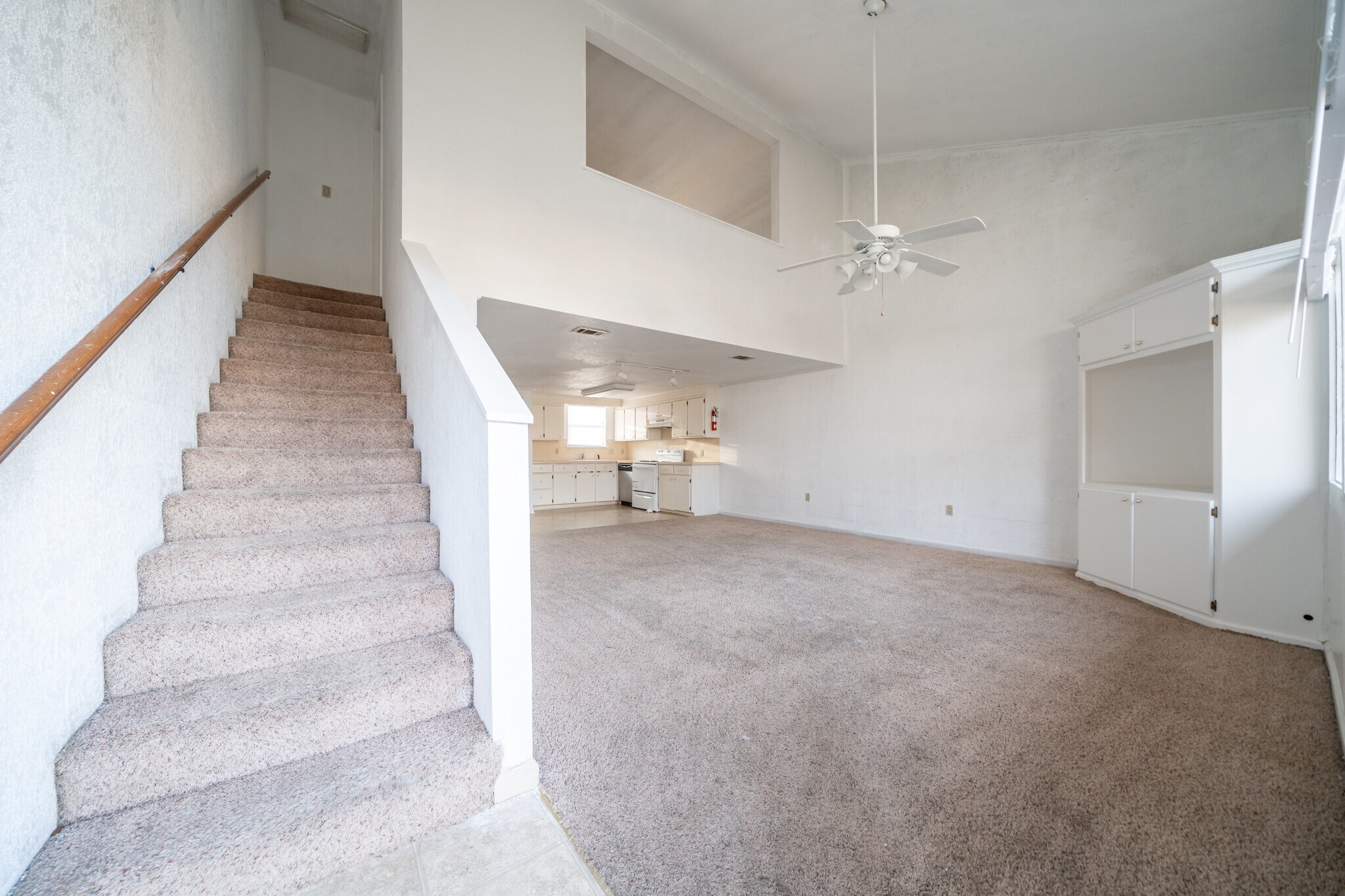 Building Photo - Earl’s Point Condominiums