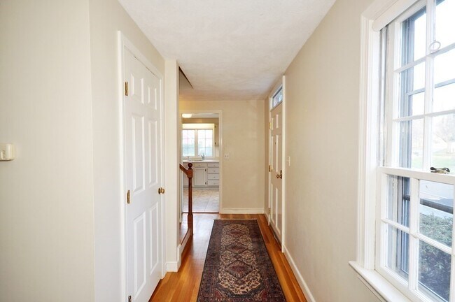 Building Photo - 15 Seaborn Pl