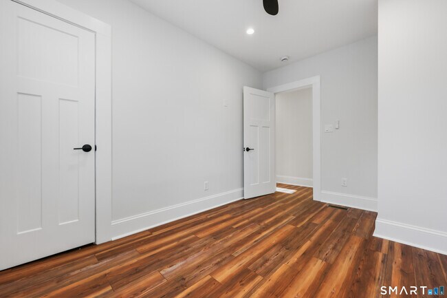 Building Photo - 60 Walter Ave