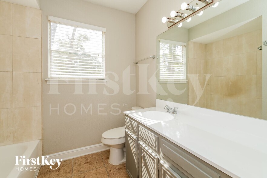 Building Photo - 17327 Rolling Creek Dr