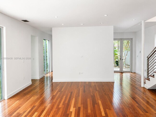 Building Photo - 2954 Whitehead St
