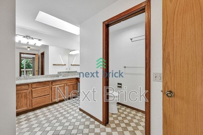 Building Photo - 21501 21st Ave W