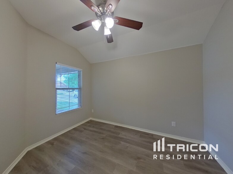 Building Photo - 141 Bridlewood St