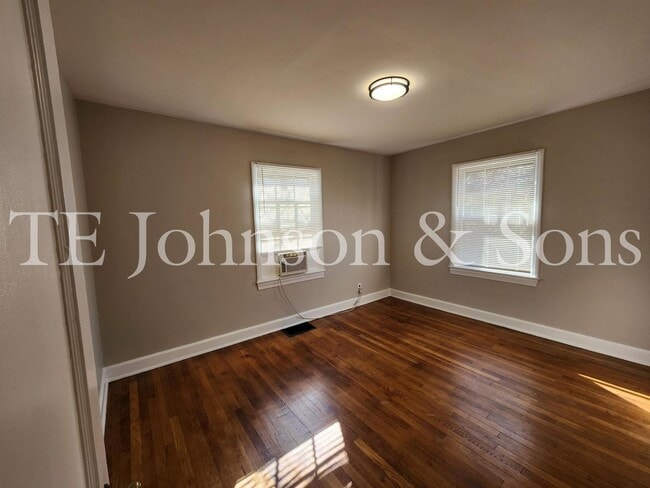 Building Photo - Charming 1-Bedroom Duplex in Winston-Salem