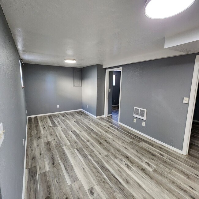 Building Photo - 356 Alameda Ave