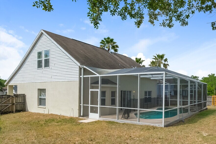 Building Photo - 3002 Summer Cruise Dr