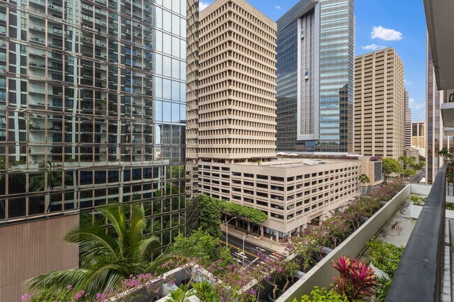 Building Photo - Downtown Honolulu Condo - AC . W/D . Full Kitchen