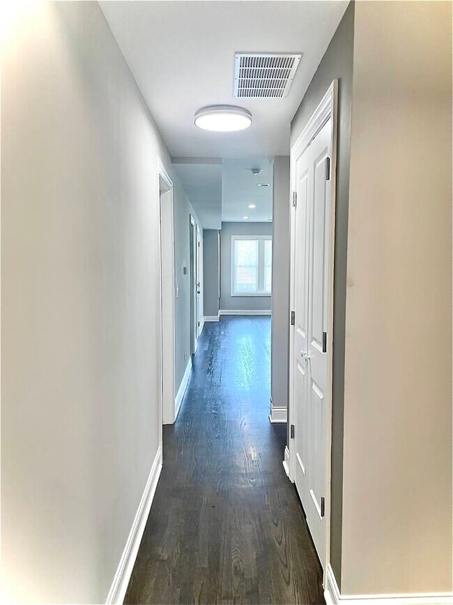 Building Photo - 7118 S Talman Ave