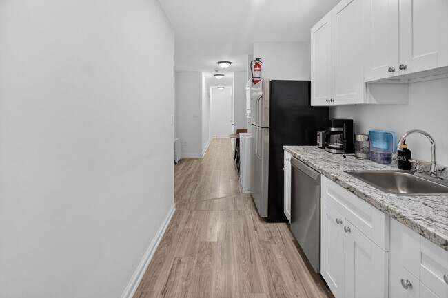 Building Photo - 1211 Simms Pl NE