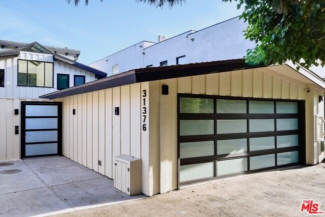 Building Photo - 31376 Broad Beach Rd