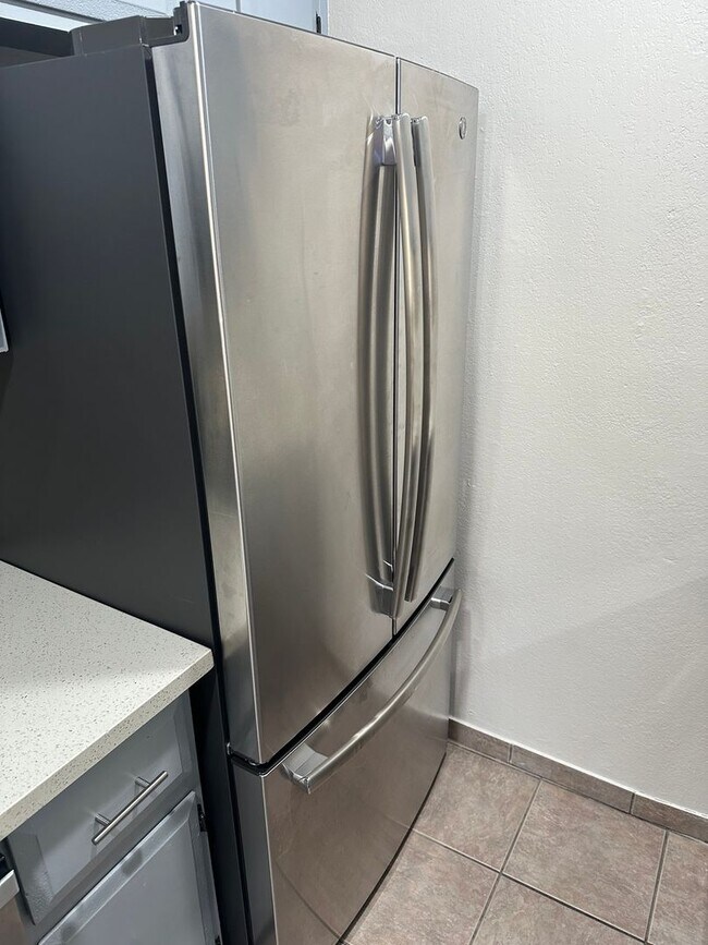 Building Photo - SE Desert Inn and Eastern!! Townhouse with 2 parking Spaces!! Recent Remodel!!