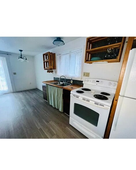 Building Photo - 100 Quartz St