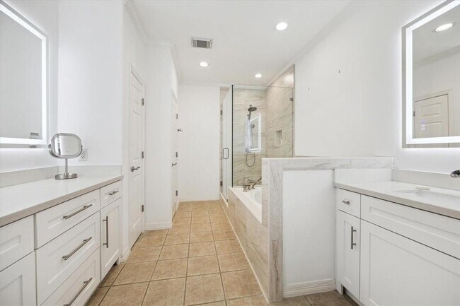 Building Photo - 2842 Briarhurst Park