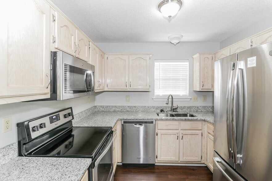 Building Photo - 6863 Delta Newberry Cove