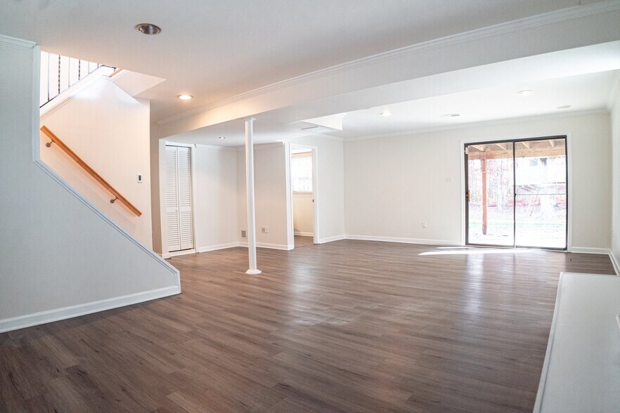 Building Photo - 13227 Sturbridge Rd