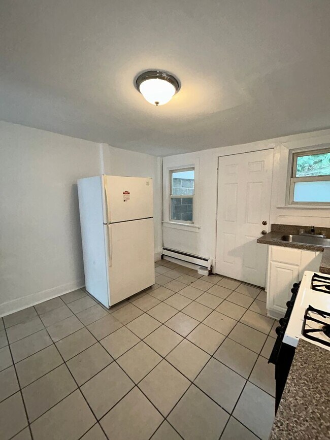 Building Photo - Schedule a showing NOW!