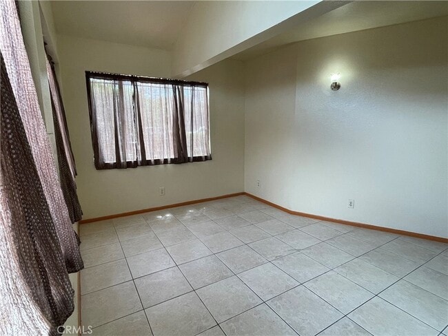 Building Photo - 1349 Walnut Ave