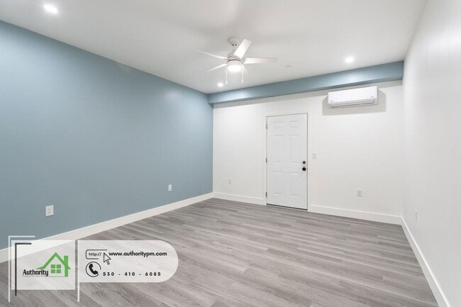 Building Photo - 1140 Redbud Dr