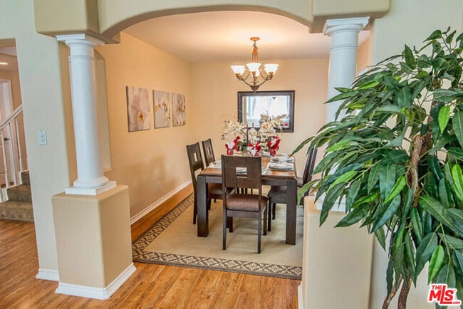 Building Photo - 7830 W 83rd St