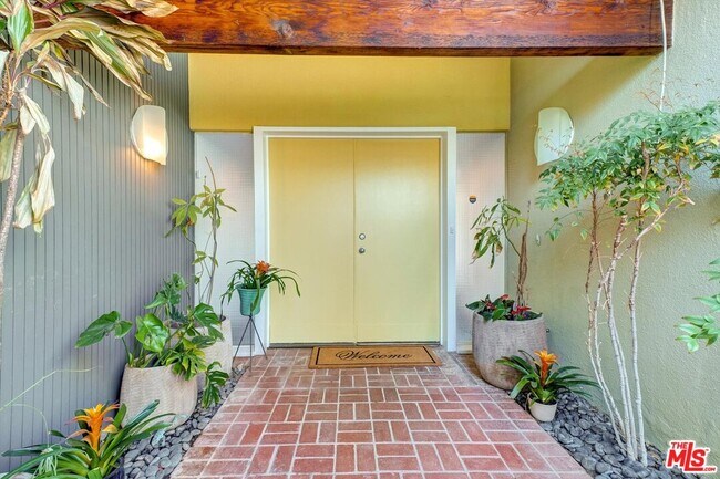 Building Photo - 2755 Carmar Dr