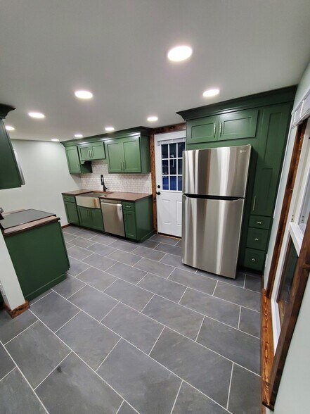 Building Photo - 189 E 2nd St