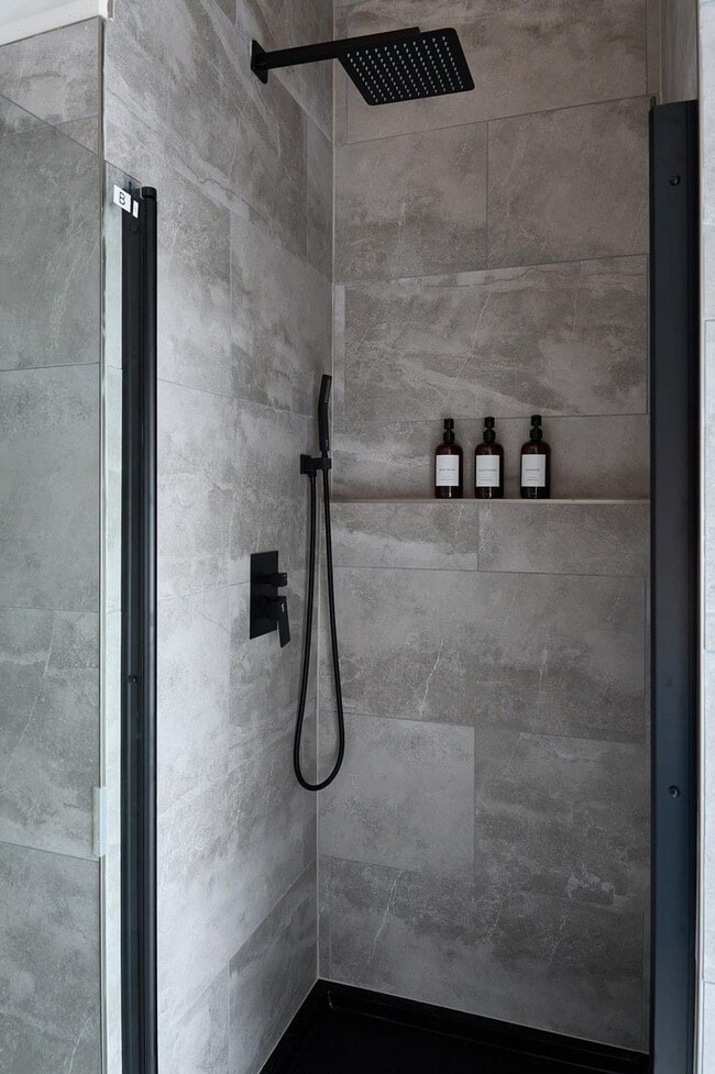 Building Photo - 403 E 33rd St