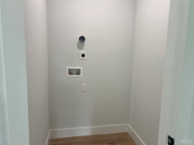 Building Photo - 305 N Pace Blvd