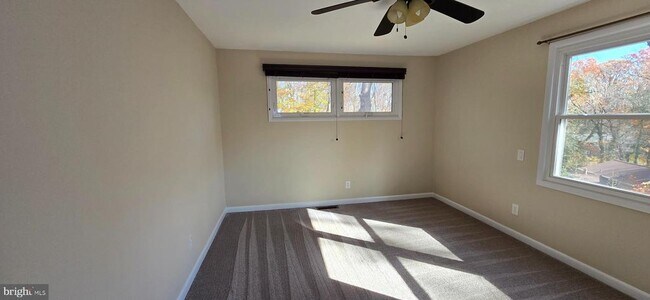 Building Photo - 7613 Locust Ln