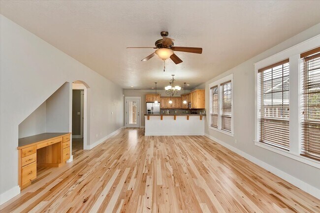 Building Photo - 12722 N 9th Ave