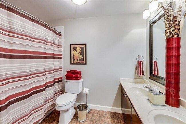 Building Photo - 203 14th St NE