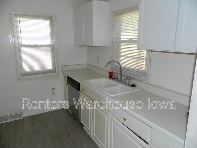 Building Photo - 4424 SE 8th St