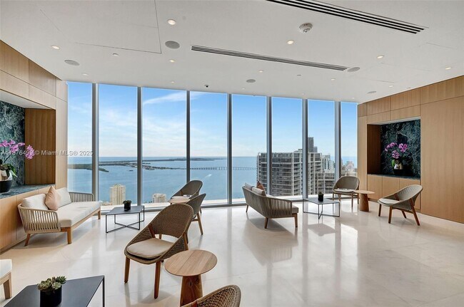 Building Photo - 300 Biscayne Blvd Way